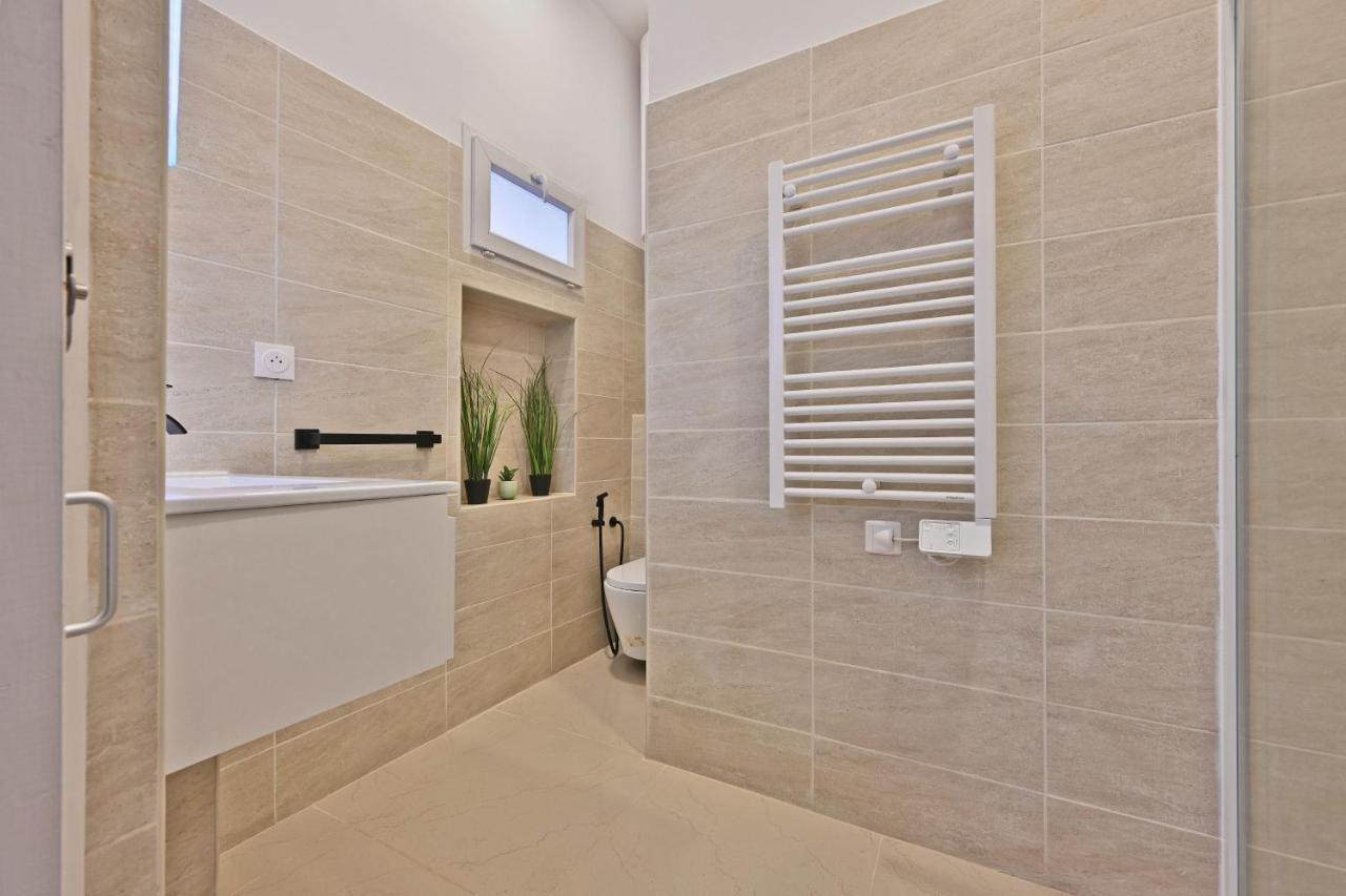 Au Roi Rene - Ac Clim - Wifi Apartment Avignon Exterior photo